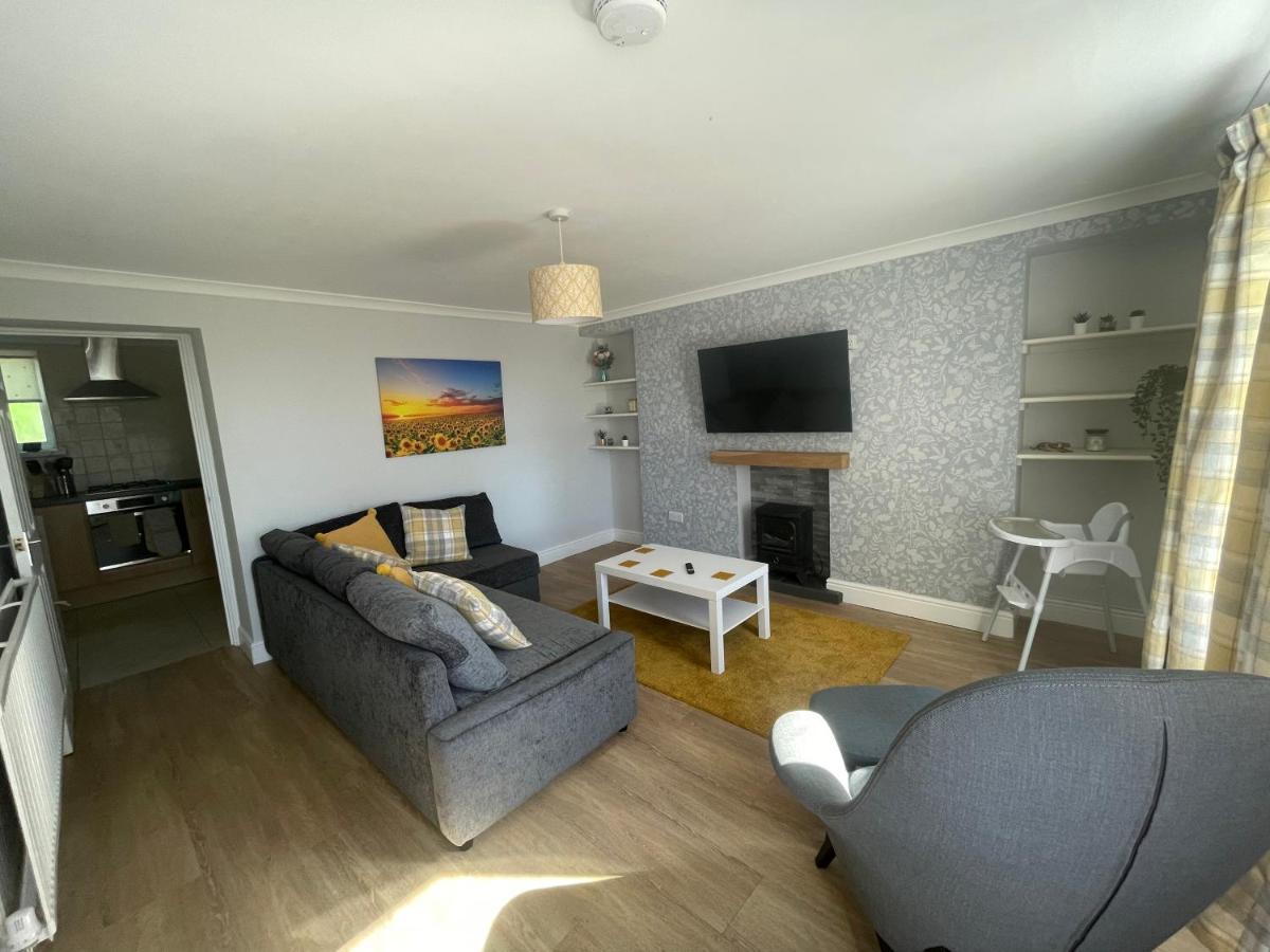 Immaculate One Bedroom With Private Parking *