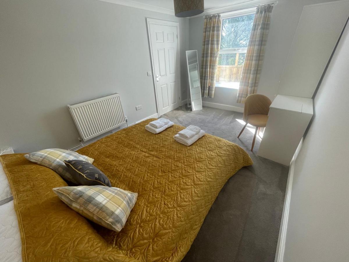 Immaculate One Bedroom With Private Parking Apartment