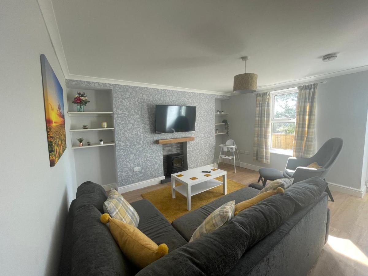 Immaculate One Bedroom With Private Parking