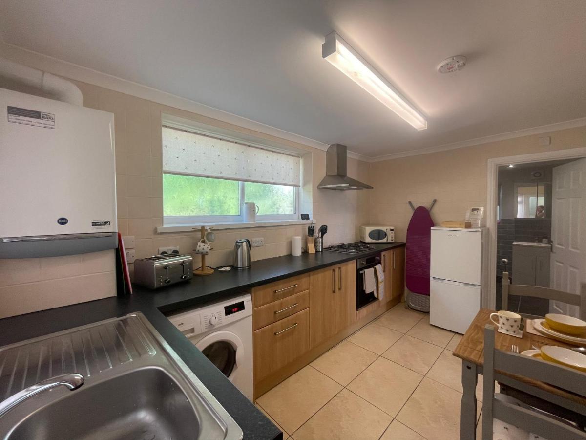 Immaculate One Bedroom With Private Parking * Swansea